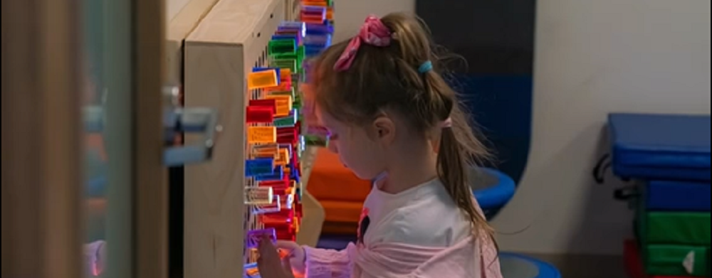 Giant 28-Inch LED Pegboard Giant Lite Brite